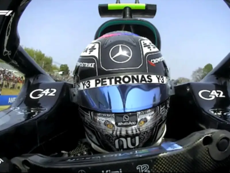 Kimi Antonelli domina ensayos libres del GP de Japón, Pérez lucha en la cola