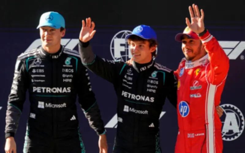 Kimi Antonelli triunfa en China: Mercedes domina y Hamilton estrena podio con Ferrari