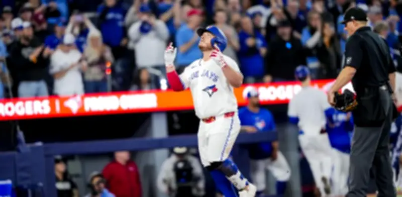Kirk evita derrota con jonrón y Toronto gana con walk-off ante Athletics