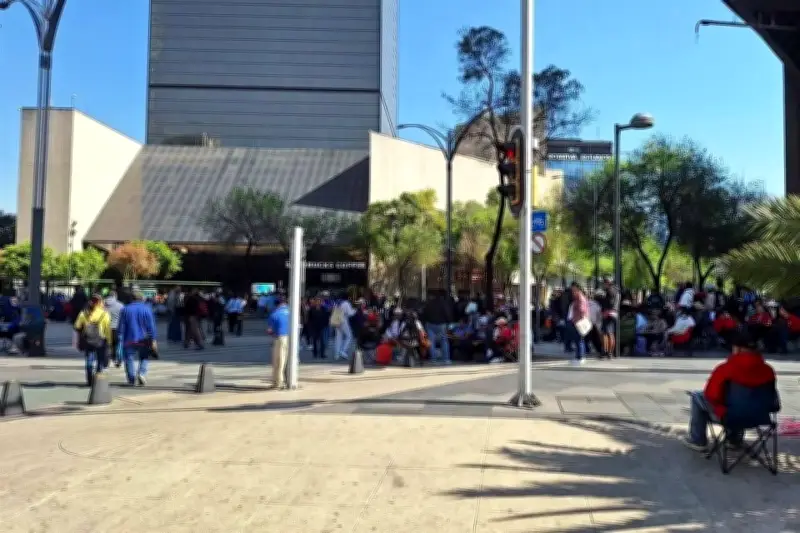 La CNTE bloquea el acceso al Congreso para frenar la reforma educativa