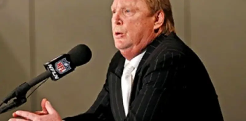 La familia Davis podría perder el control de los Raiders tras décadas al mando