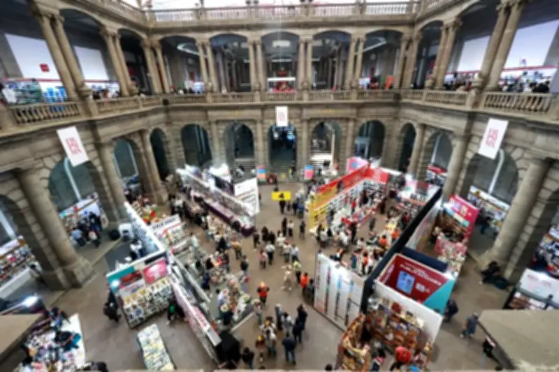 La Feria Internacional del Libro del Palacio de Minería suspende actividades por protestas