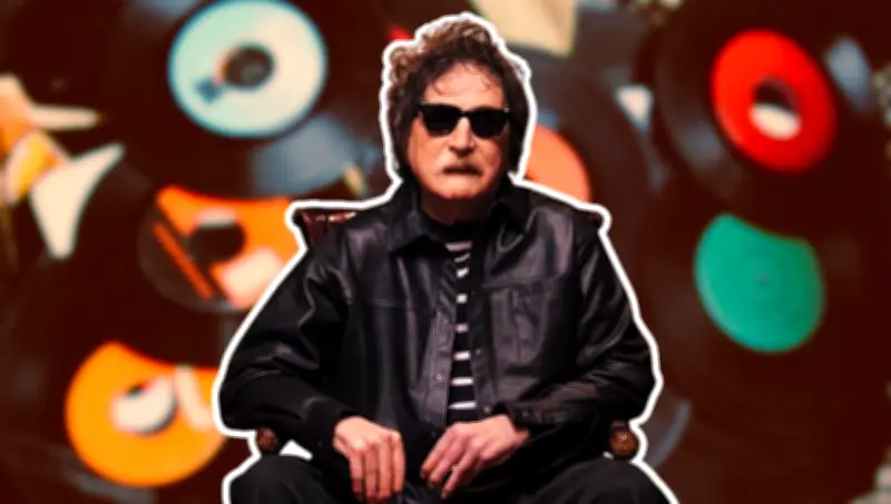 La historia secreta de 'Say no more': la frase que definió la vida y obra de Charly García