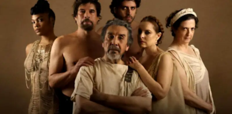 La Niña en el Altar: Una Tragedia Griega que Desafía al Patriarcado Moderno