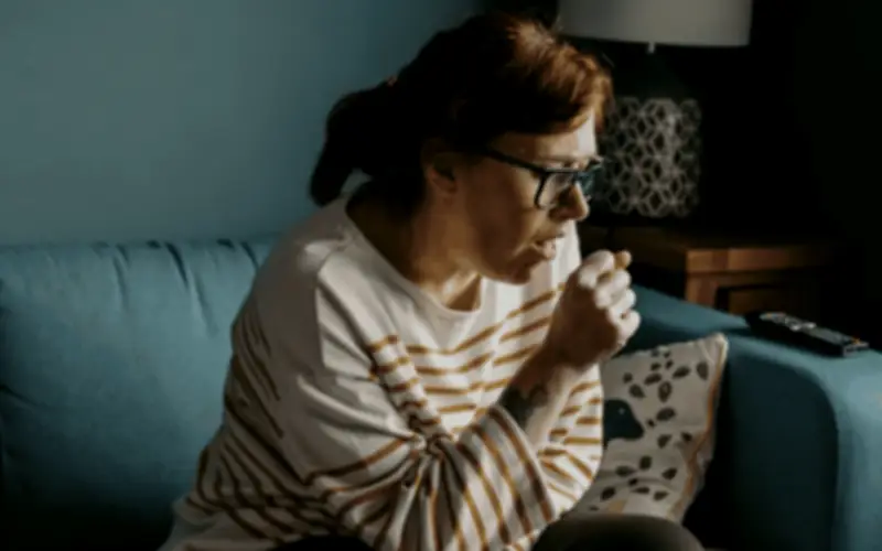 La tos: un síntoma clave que revela desde alergias hasta enfermedades graves