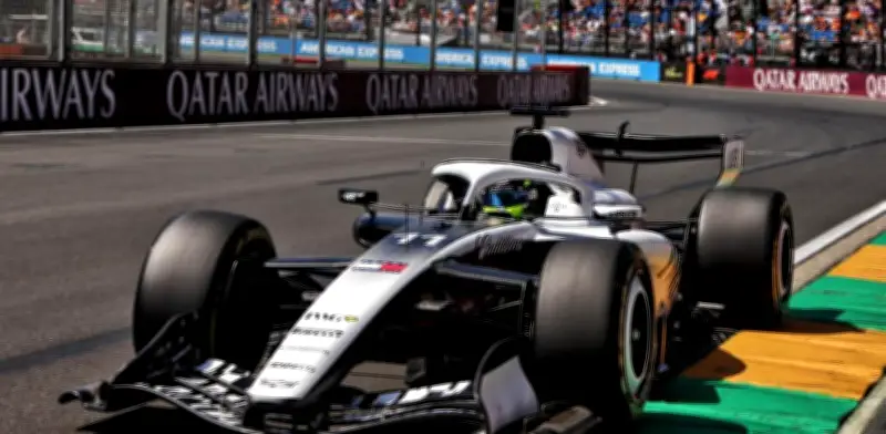 Leclerc domina primera práctica en Australia; Checo Pérez lucha en puesto 20