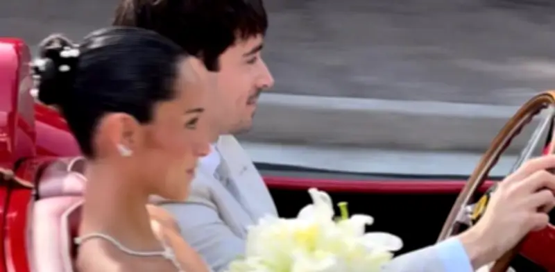 Leclerc se casa manejando un Ferrari de 11.4 millones: el icónico 250 Testa Rossa