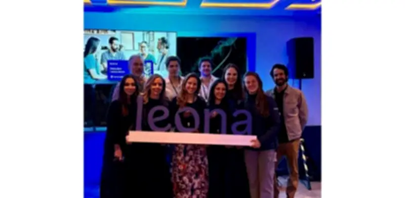 Leona Health: La app de IA que libera 20 horas semanales a médicos mexicanos del agotamiento digital