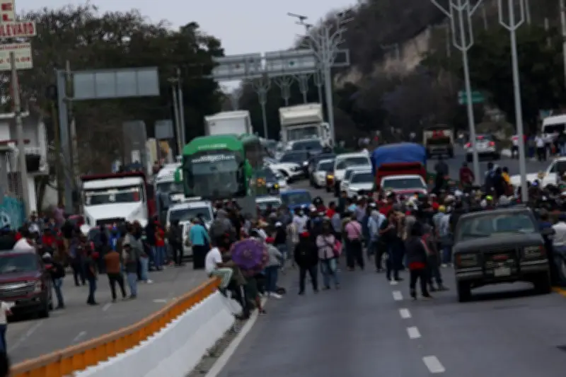 Levantan bloqueo en Autopista del Sol tras nueve horas de protesta en Chilpancingo