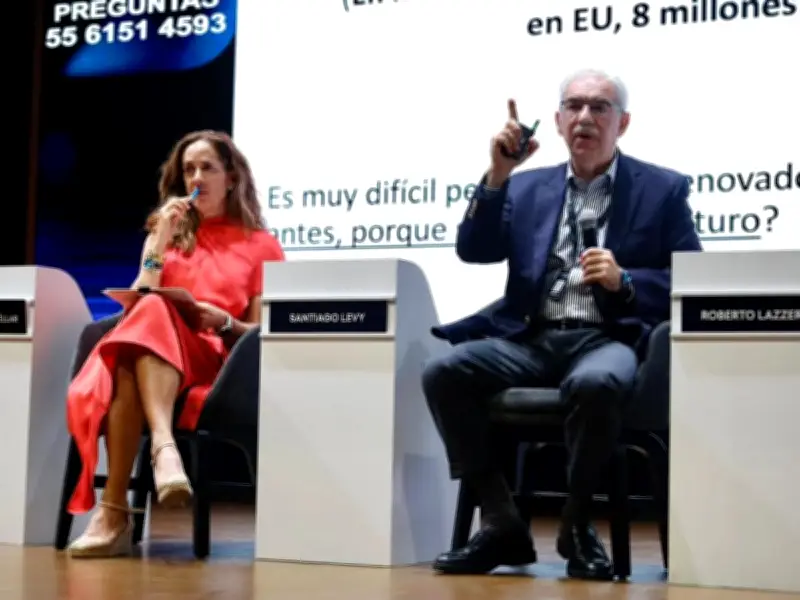 Levy alerta sobre baja productividad en empresas mexicanas durante Convención Bancaria