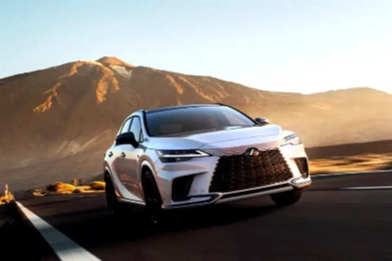 Lexus se posiciona como líder en ventas de autos de lujo en México