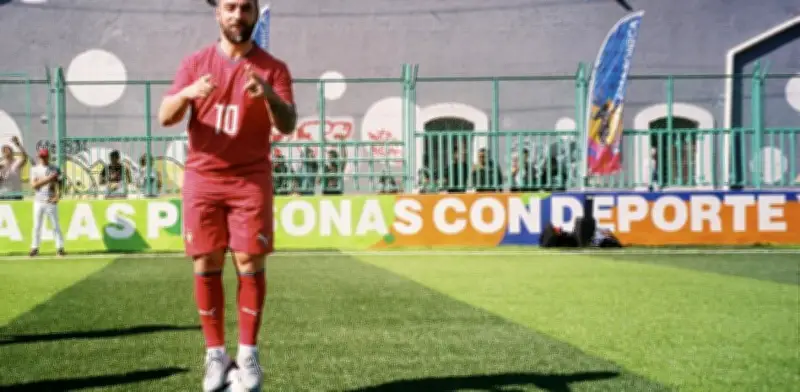 Leyendas de Portugal conquistan Tepito con viral cascarita en el Maracaná
