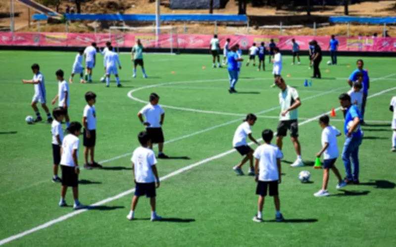 Leyendas del Real Madrid inspiran a niños en Zapopan con clínica deportiva