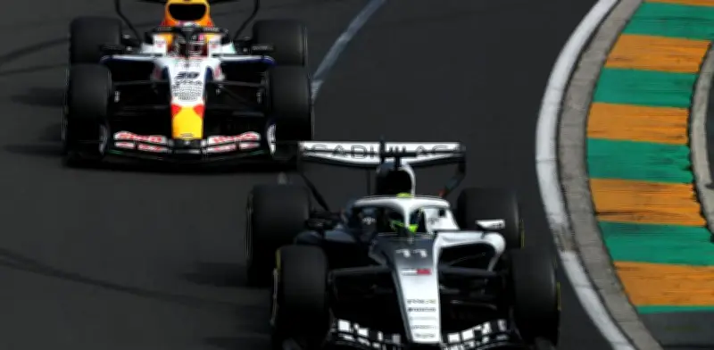 Liam Lawson insulta nuevamente a 'Checo' Pérez en el GP de Australia