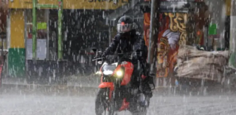 Lluvias intensas y aguanieve en CDMX activan cierres en Ajusco y medidas de seguridad en Metro