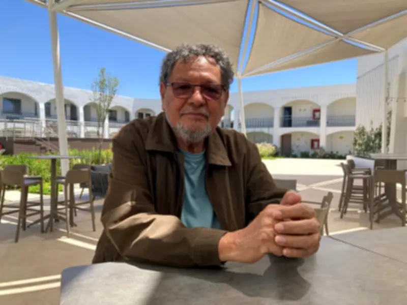 Élmer Mendoza gana el IX Premio Jorge Ibargüengoitia de Literatura en Guanajuato