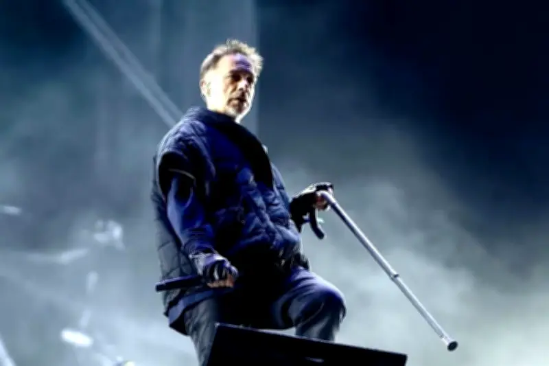 Los Fabulosos Cadillacs arman una fiesta inolvidable en el Palacio de los Deportes