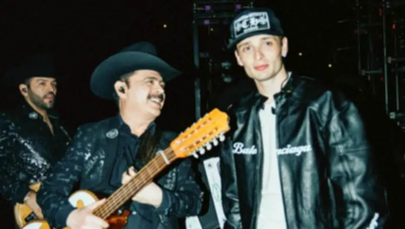 Los Tucanes de Tijuana y Peso Pluma generan expectativa con foto exclusiva en redes sociales