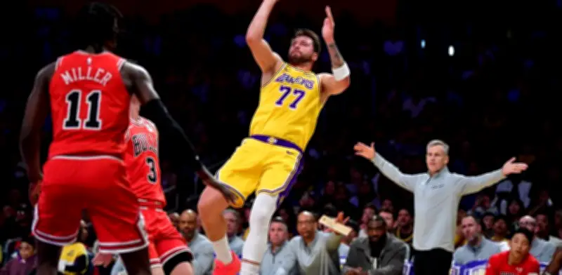 Luka Doncic estalla con 51 puntos en Lakers tras revelar conflicto familiar