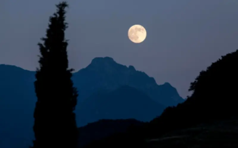 Luna de Gusano 2026: Cuándo y cómo ver la luna llena de marzo en México