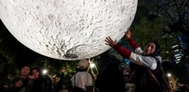 Luna Gigante en Reforma extiende su exhibición hasta el 5 de abril por alta demanda