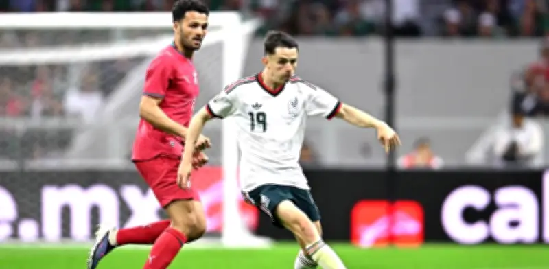 Álvaro Fidalgo se convierte en el sexto futbolista español en vestir la camiseta de la Selección Mexicana