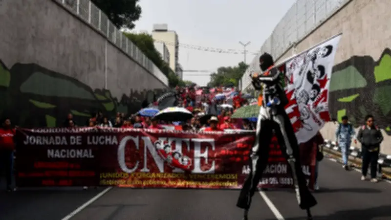Maestros de la CNTE en Michoacán inician paro laboral de 72 horas con movilizaciones