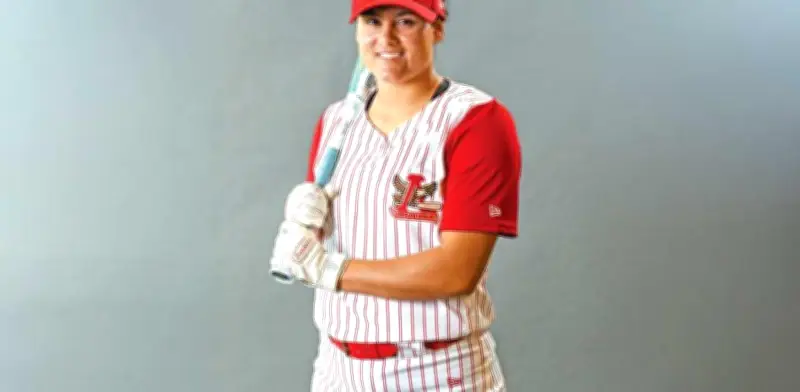 Majo Valenzuela: La softbolista sorda que rompe barreras en el diamante