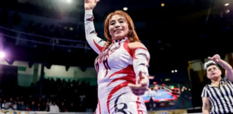 Marcela, pionera de la lucha libre femenil, a punto de cumplir 40 años en el ring
