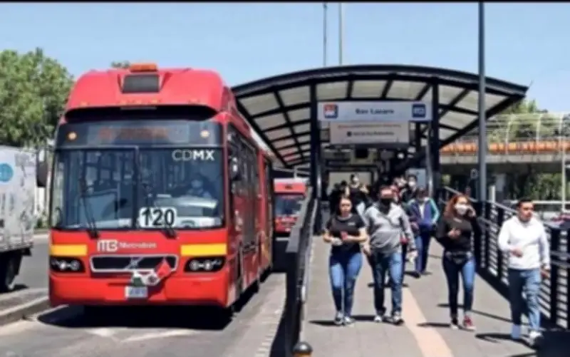 Marcha de la CNTE afectará líneas del Metrobús CDMX este 18 de marzo