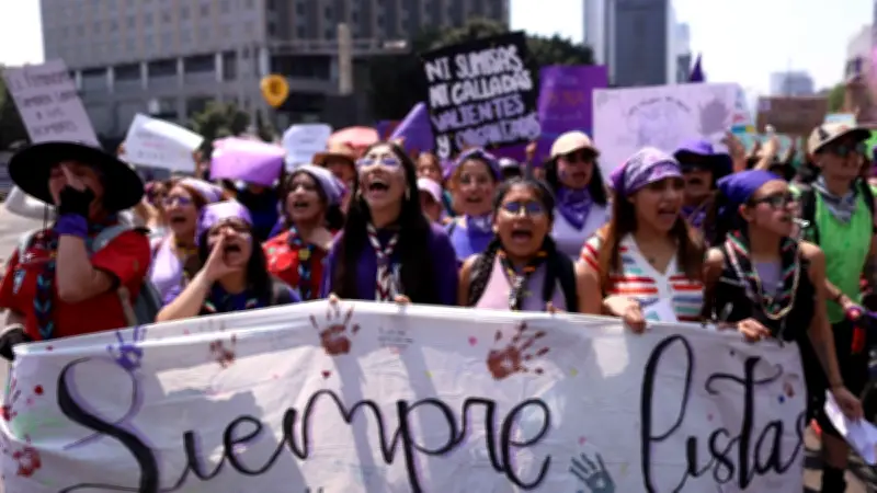 Marcha del 8M en CDMX: Más de 120 mil mujeres participan con saldo blanco