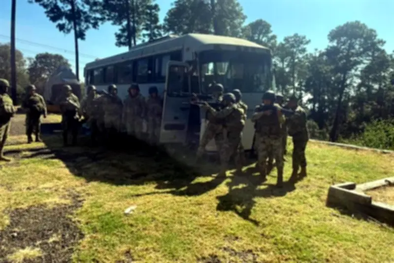 Marina capacita a 63 elementos en técnicas avanzadas de combate urbano