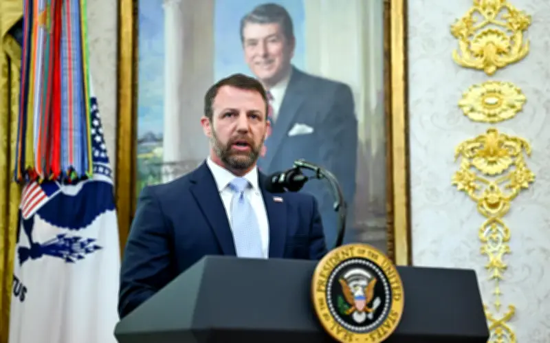 Markwayne Mullin asume como secretario de Seguridad Nacional de EU en medio de crisis