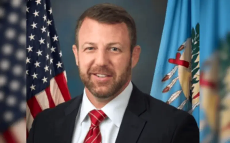 Markwayne Mullin Confirma como Secretario de Seguridad Nacional de EU en Medio de Crisis
