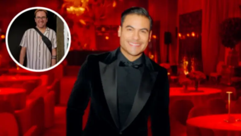 Mauricio Mancera olvidó código de vestimenta en fiesta de Carlos Rivera y tuvo que improvisar