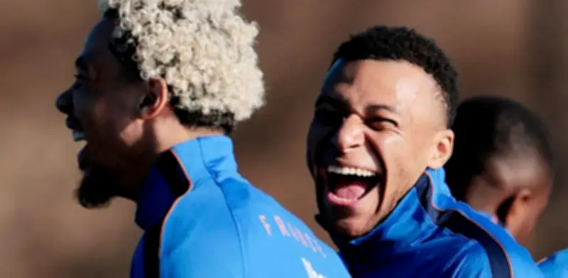 Mbappé desmiente polémica sobre examen médico de rodilla con Real Madrid