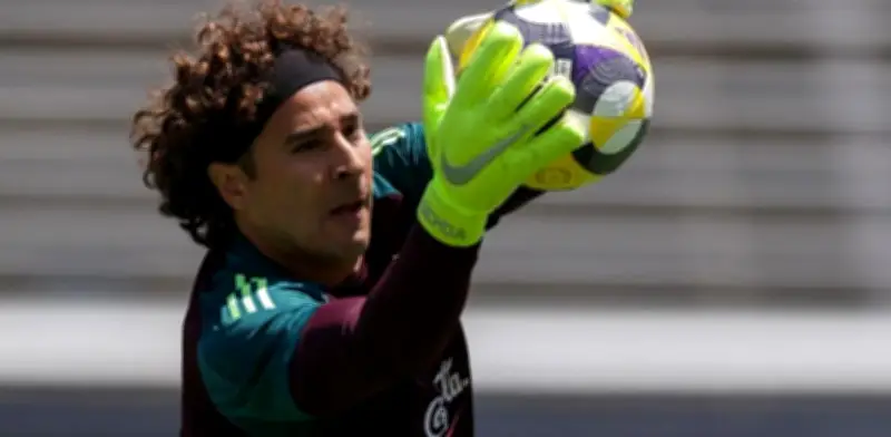 Memo Ochoa y Álvaro Fidalgo regresan a la Selección Mexicana para amistosos
