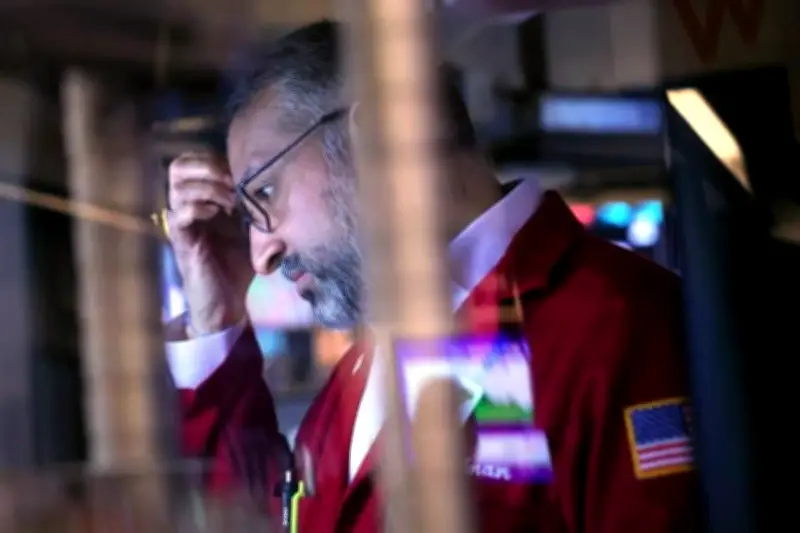 Mercados de EU cierran en rojo: Dow Jones se desploma 785 puntos