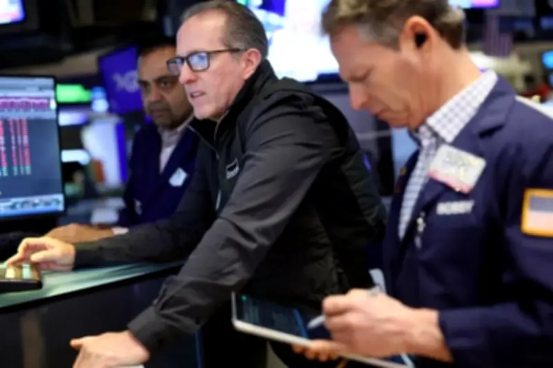 Mercados de EU se expanden: Dow Jones suma 400 puntos en jornada alcista