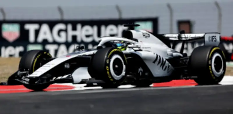 Mercedes domina clasificación Sprint; Checo Pérez partirá último en Shanghái