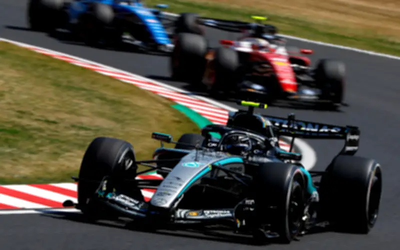 Mercedes domina en Suzuka; Checo Pérez lucha con su Cadillac en la F1