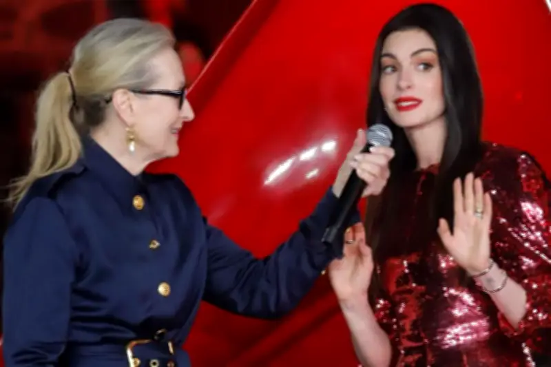 Meryl Streep y Anne Hathaway son recibidas con moda mexicana en su visita