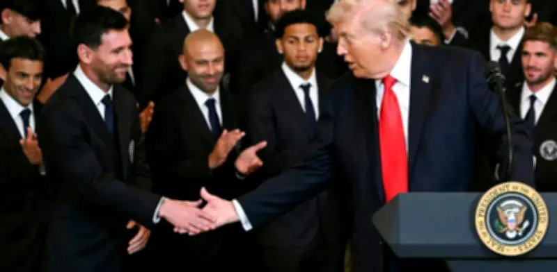 Messi visita a Trump en la Casa Blanca y presidente sorprende con mención a Cristiano Ronaldo