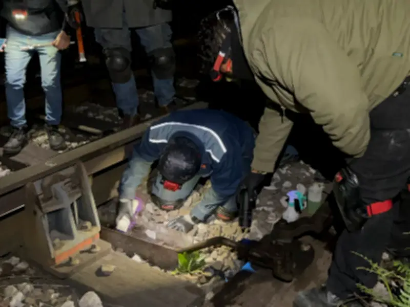 Metro CDMX usa tecnología UV y magnética para revisar cambios de vía en El Rosario