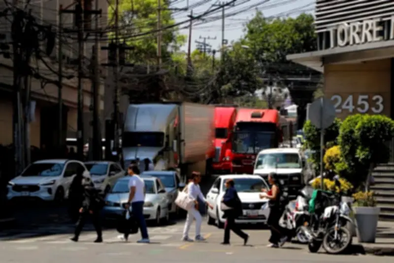 Metrobús genera caos vial en San Ángel por obras de ampliación