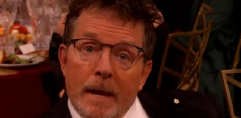 Michael J. Fox recibe ovación en Premios al Actor 2026 con emotivo discurso sobre familia y Parkinson