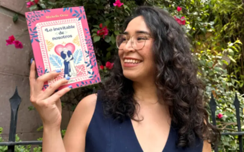 Michelle Ortiz presenta su primera novela 'Lo inevitable de nosotros'