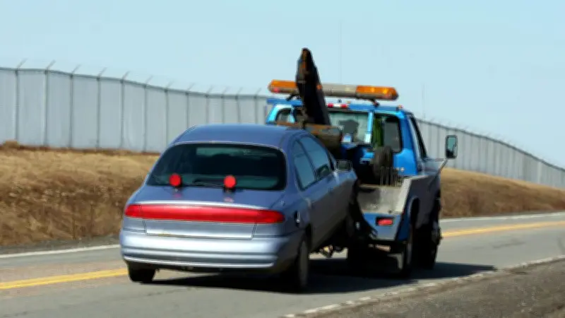 Michoacán implementa tarifas tabuladas para grúas y corralones contra abusos