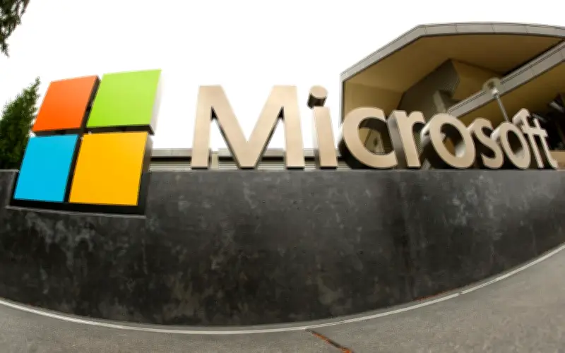 Microsoft sufre su peor caída bursátil desde 2008, presionado por la competencia en IA