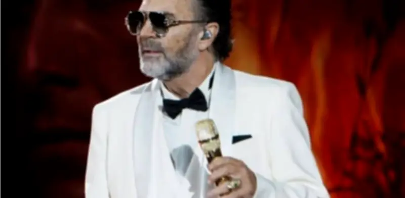 Mijares celebra 40 años de carrera con concierto sinfónico en el Auditorio Nacional